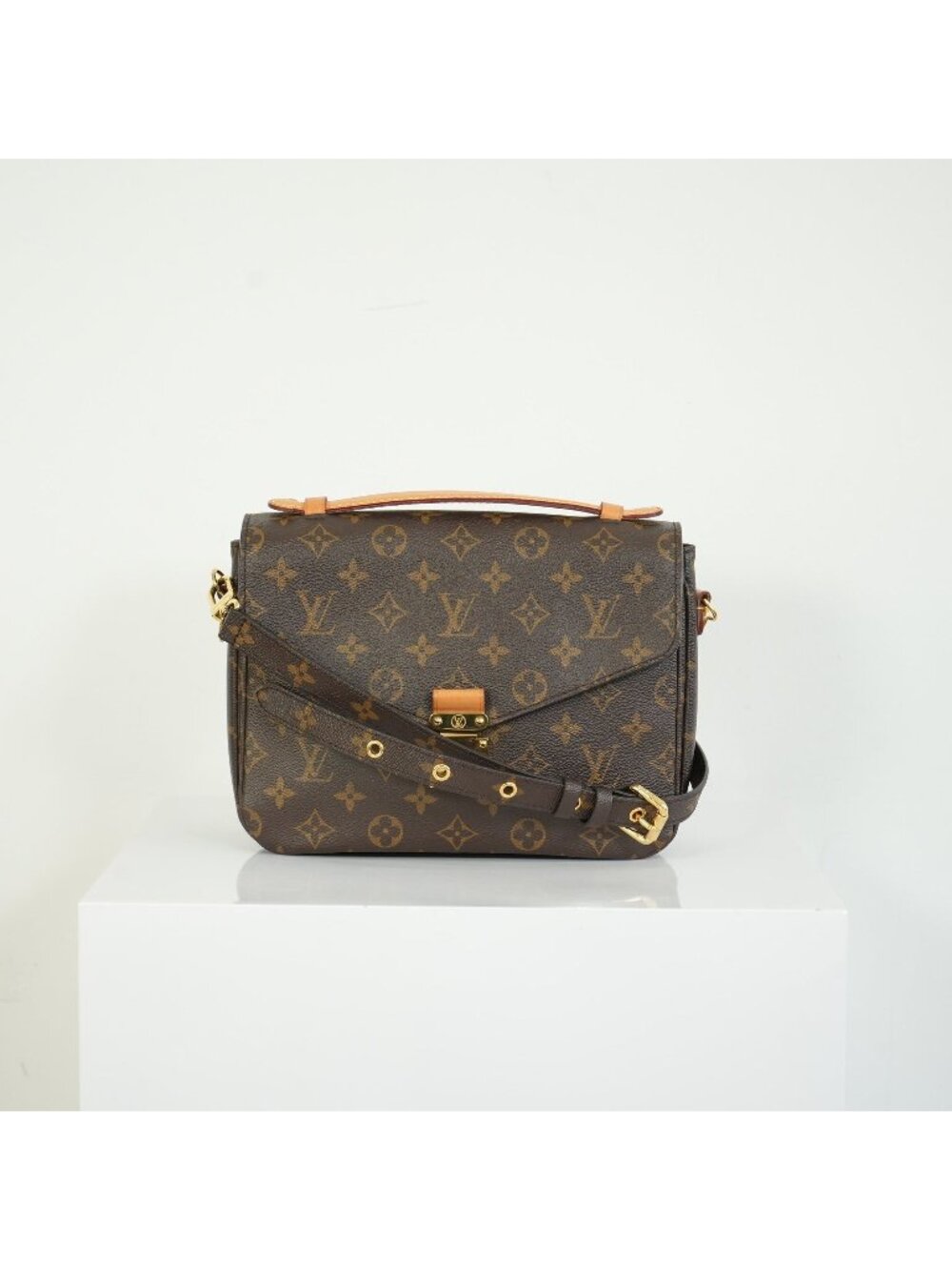 Louis Vuitton Pochette Metis Monogram Canvas Handbag Crossbody Bag